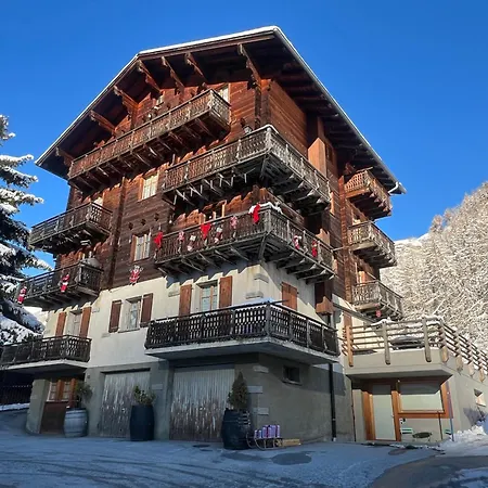 Chez Regio A La Tour, *